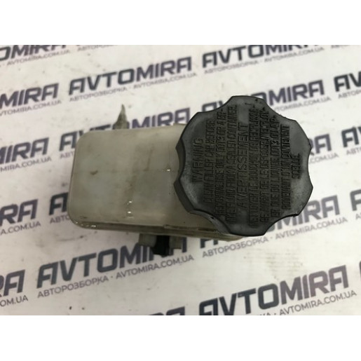 Бачок гальмівної рідини Hyundai i30 2007-2012 585112L300